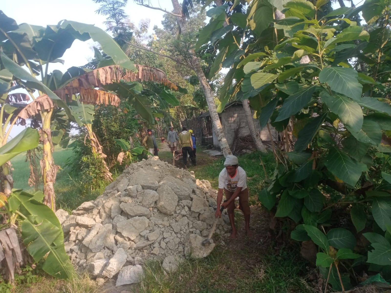 pemadatan-rintisan-jalan-terbis-rw-06-1-22% 20/5/2026 