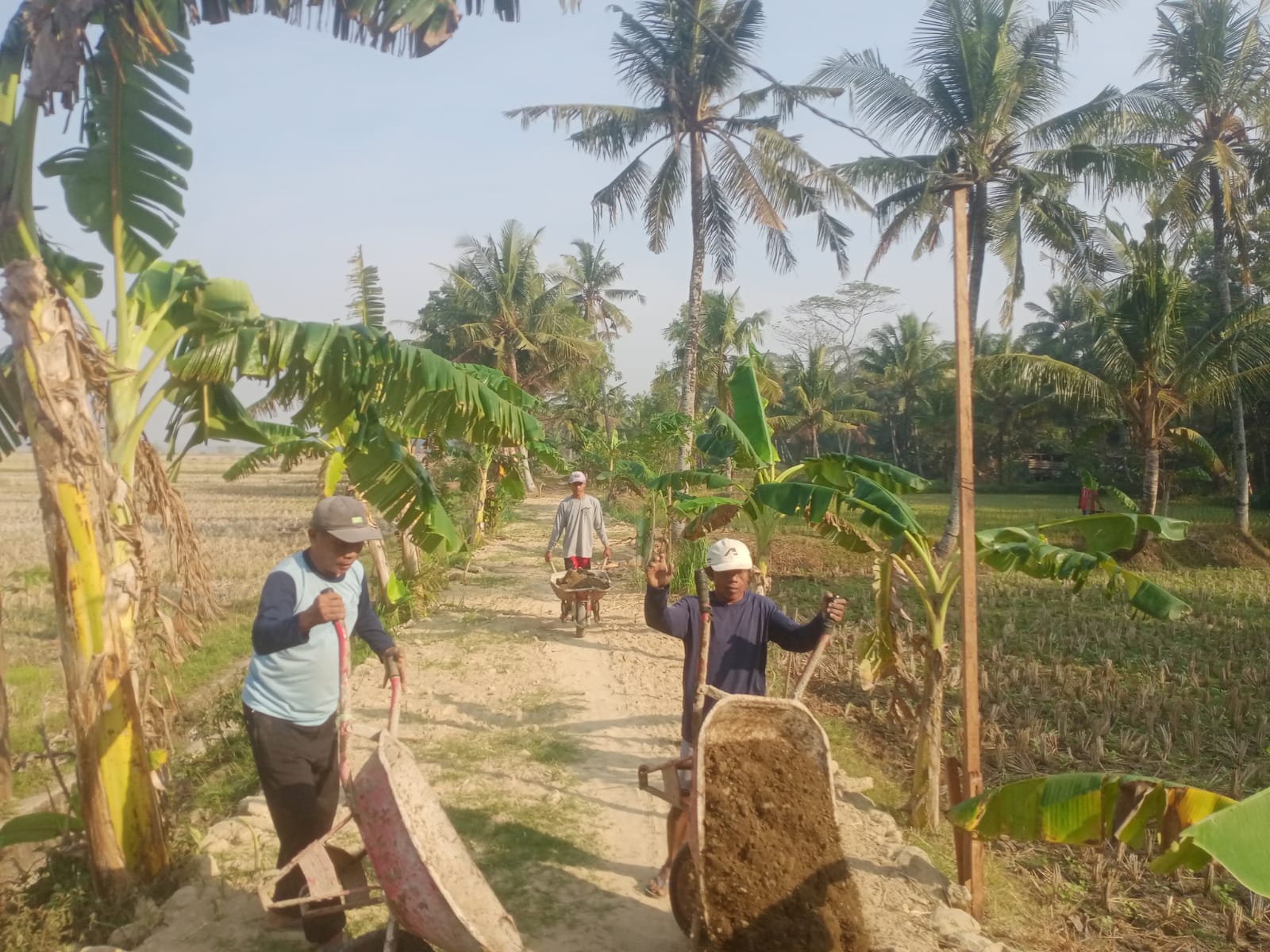 pemadatan-rintisan-jalan-terbis-rw-06-1-119%
