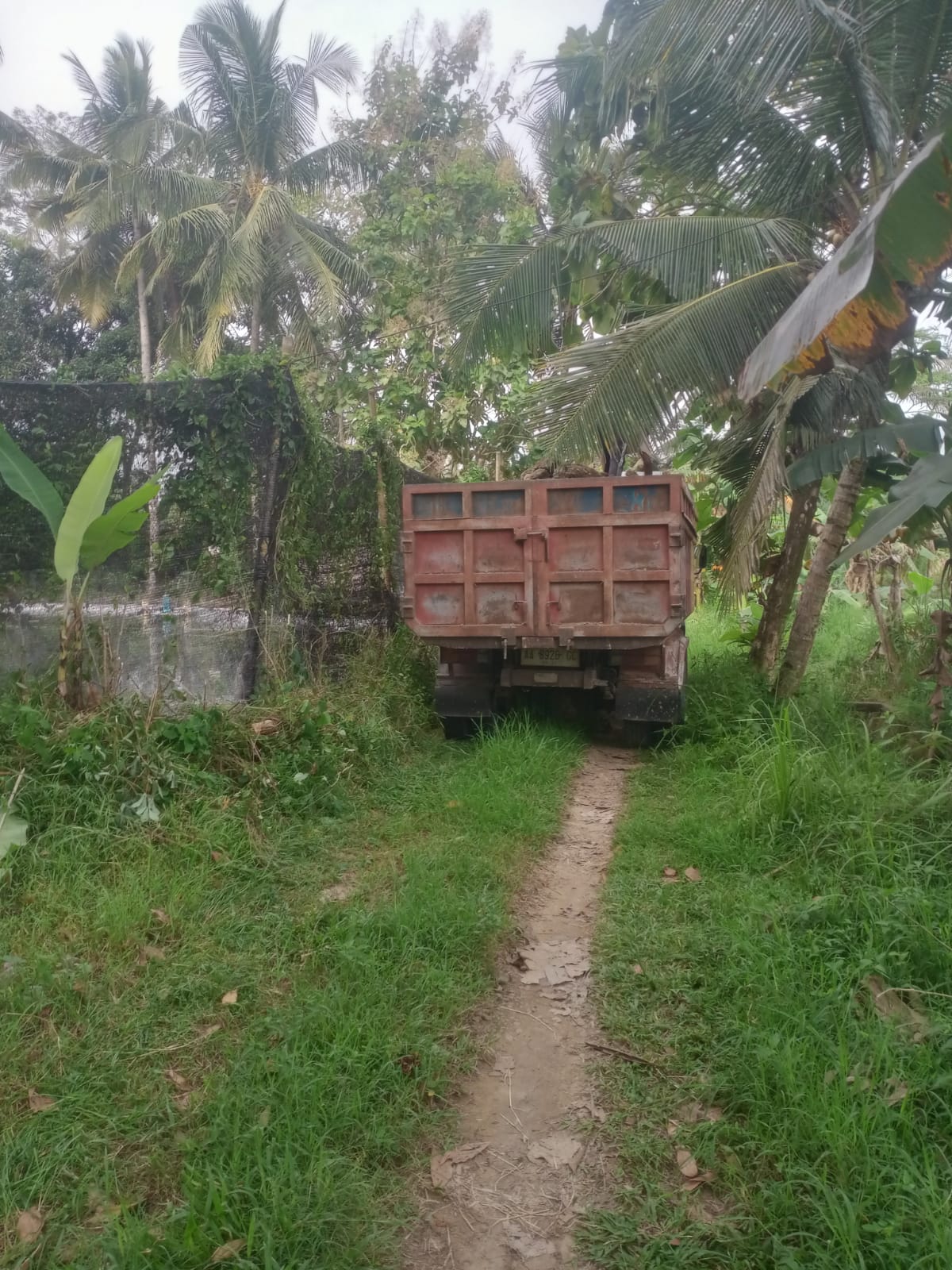 pemadatan-rintisan-jalan-terbis-rw-06-1-20